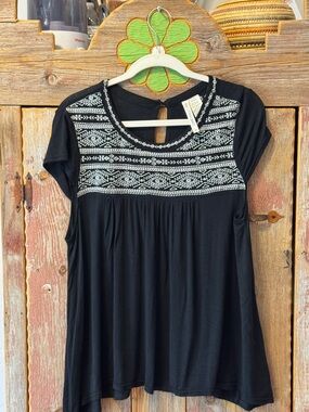 Forgotten Grace Embroidered Yoke Black Women's Top Size medium